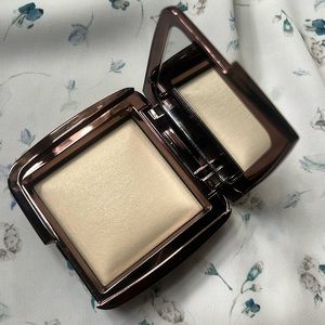 Hourglass ambient lighting diffused light